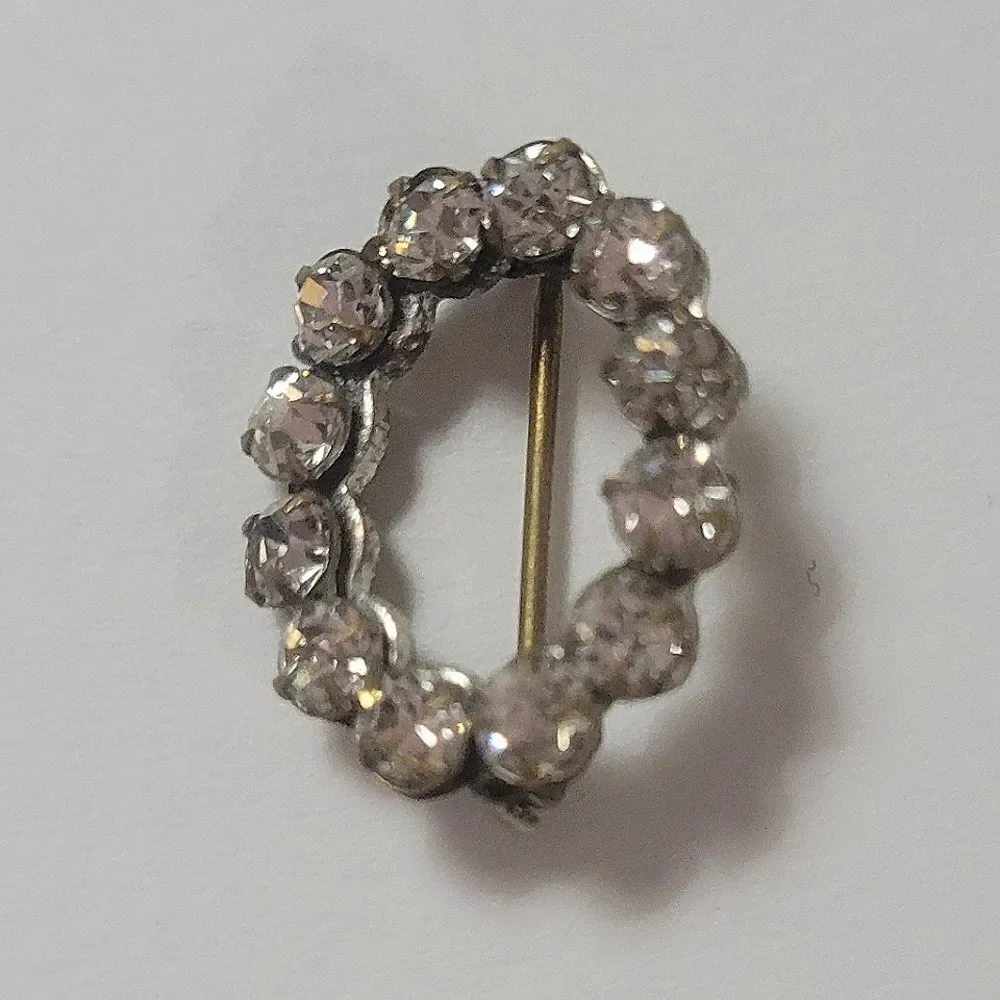 Early Rhinestone Oval Pin Clear Rhinestones Gold Tone Metal